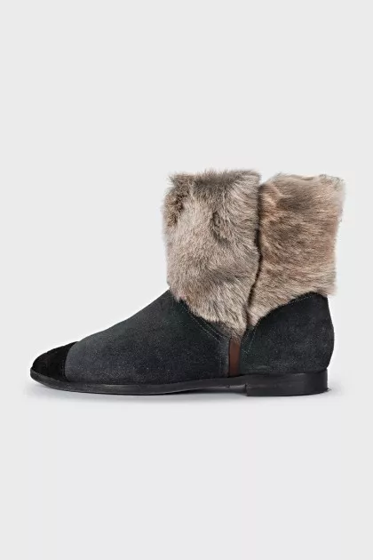 Green suede insulated boots