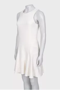 White sleeveless dress
