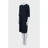 Straight-cut dress with a clasp