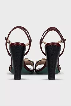 Sandals with volumetric decor