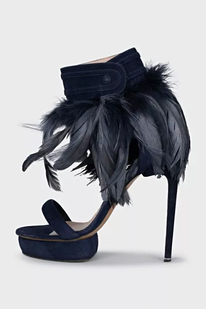 Suede heeled sandals with feathers