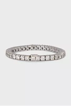 Soft white gold ring with diamonds