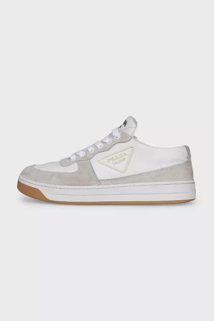 Sneakers with suede inserts