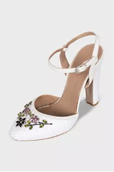 Braided sandals with crystals