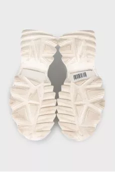 Leather sneakers with a textured sole