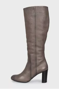 Insulated leather boots with heels