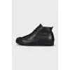 Leather sneakers with a textured sole