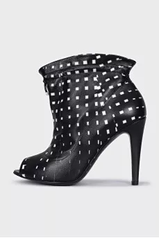 Leather ankle boots with print
