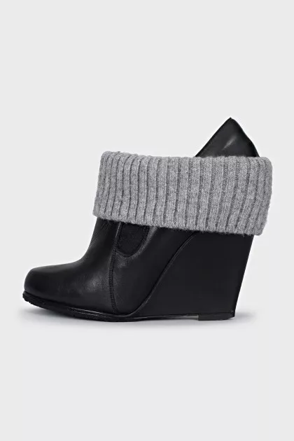 Leather ankle boots with a textile element