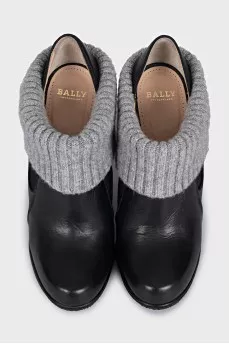 Leather ankle boots with a textile element
