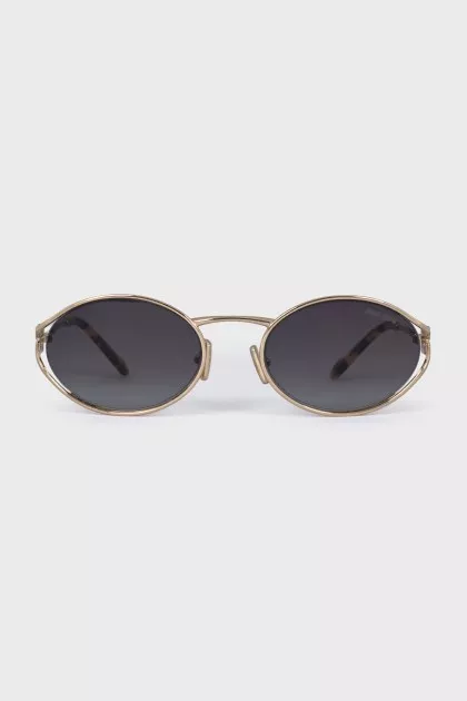 Sunglasses with animal-print temples