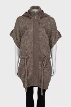 Knitted cardigan with short sleeves