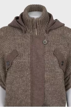 Knitted cardigan with short sleeves