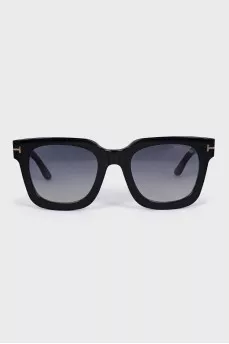 Black sunglasses with gradient lenses