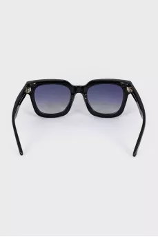 Black sunglasses with gradient lenses