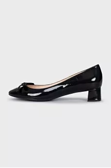 Shoes with a trapezoid heel