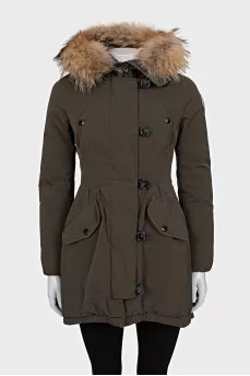 Fitted parka with natural fur