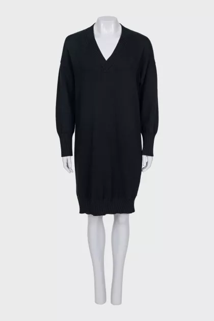 Dress with a branded logo on the back