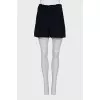 Fitted shorts with a belt