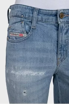 Mid-rise jeans with a ripped effect