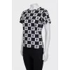 Black and white t-shirt with chain