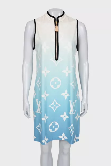 Straight dress with a front zipper