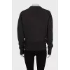 Tapered sweatshirt with decoration
