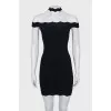 Fitted dress with a zipper at the back