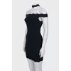 Fitted dress with a zipper at the back