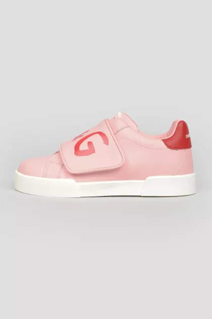 Baby sneakers on a wide Velcro with a tag