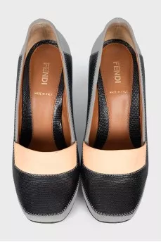 High heel shoes with a removable element