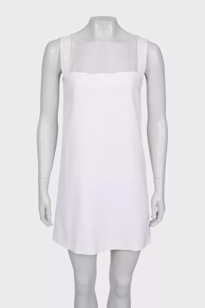 White sleeveless straight dress