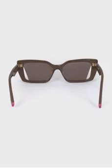 Sunglasses with colored inserts