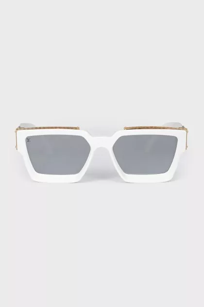 Sunglasses with branded decor