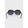 Grand-shaped sunglasses with logo