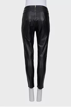Straight-leg trousers with a zipper