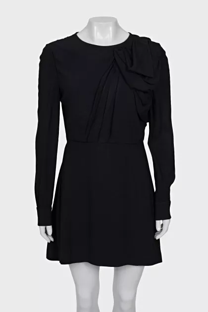 Fitted dress with long sleeves