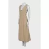 Fitted dress with a zipper at the back