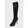 Insulated suede boots with heels