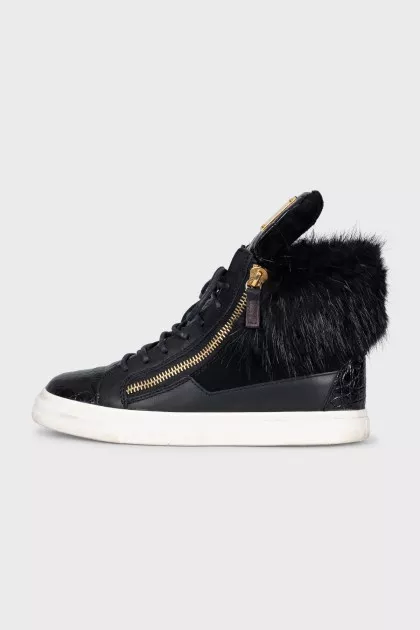 Insulated leather sneakers decorated with fur