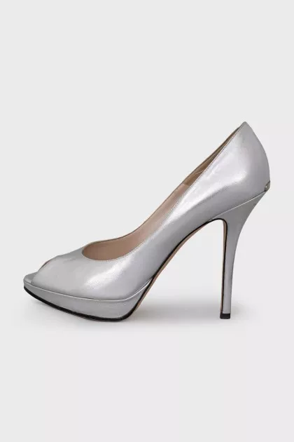 Silver leather open-toe shoes