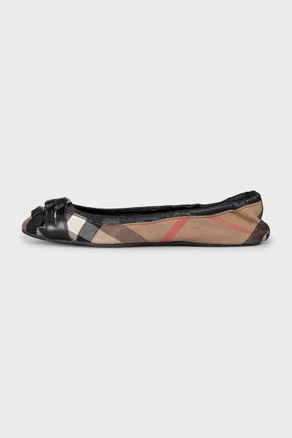 Textile ballet flats decorated with straps