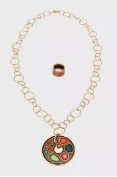 Set of pendant and ring