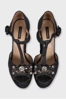 Raffia sandals with crystals