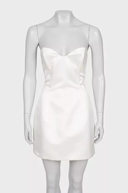 White mini dress with an open top