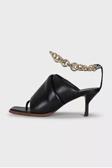 Leather sandals with a gold chain