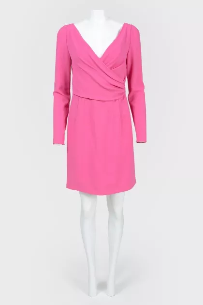 Dress with a bodice on the smell with a tag