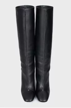 Leather boots with accent stitching