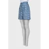 High-waisted shorts with a signature print