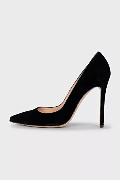 Black velvet pumps